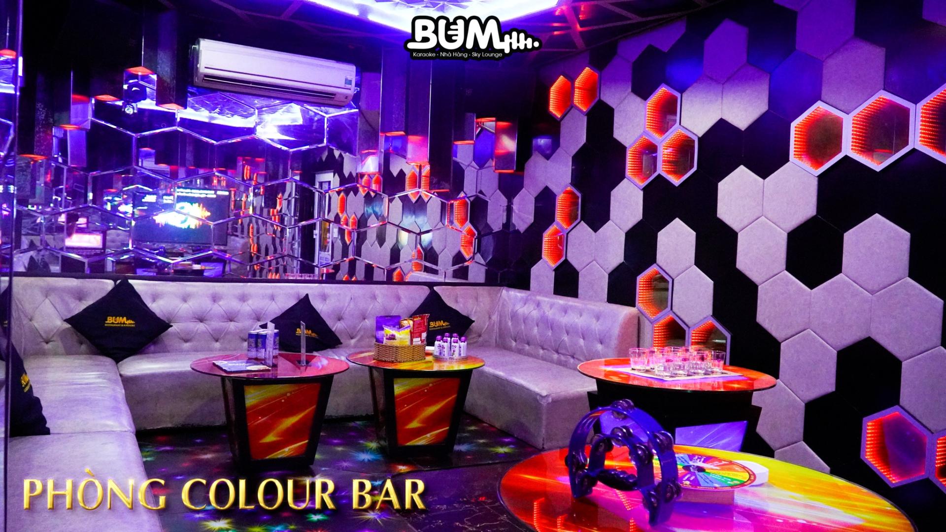 Phòng karaoke Colour tại BUM có sức chứa từ 1 đến 10 người
